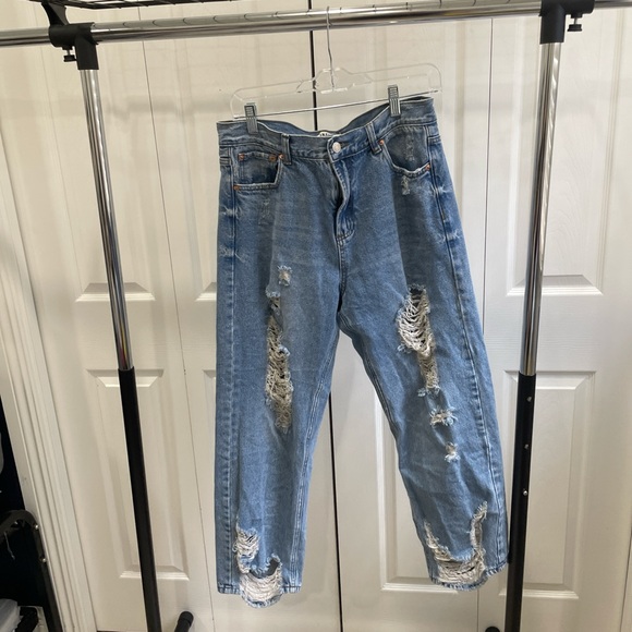 Signature 8 Distressed Jeans Size Large - Picture 1 of 3